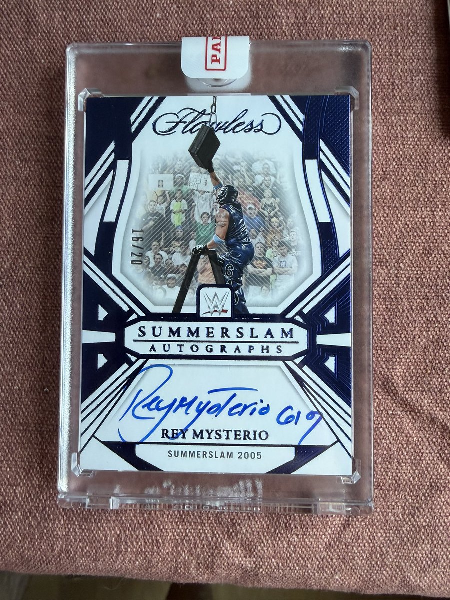 FerretFace21's tweet photo. My replacements for my @PaniniAmerica redemptions! Very happy I ended up with autos from two of my favorite wrestlers! https://t.co/7nY2VuKJTd