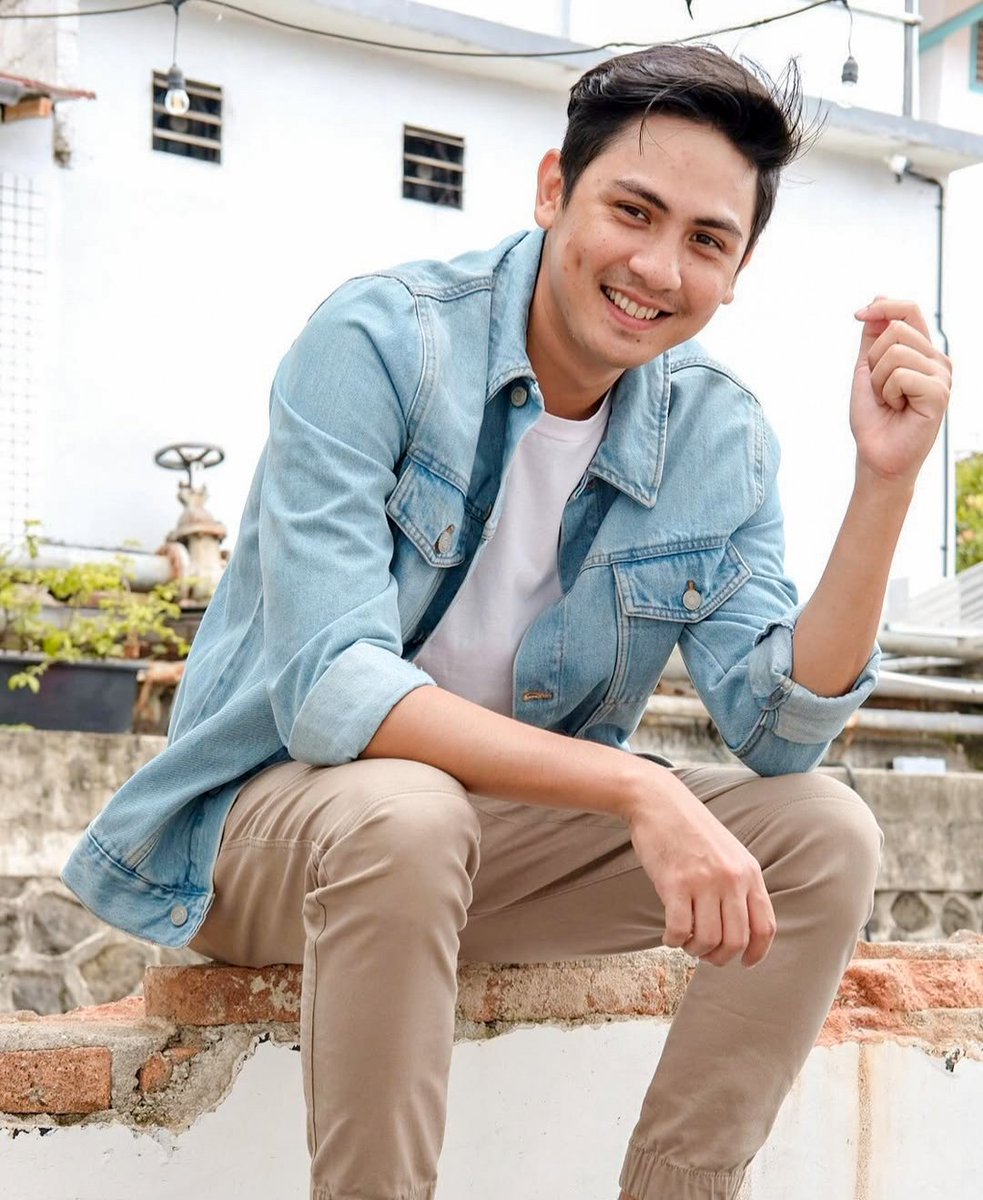 rope_Ngag's tweet photo. Denny Weller
(Title : Jejak Duka Diandra eps 129) https://t.co/OqDvaRTsjY