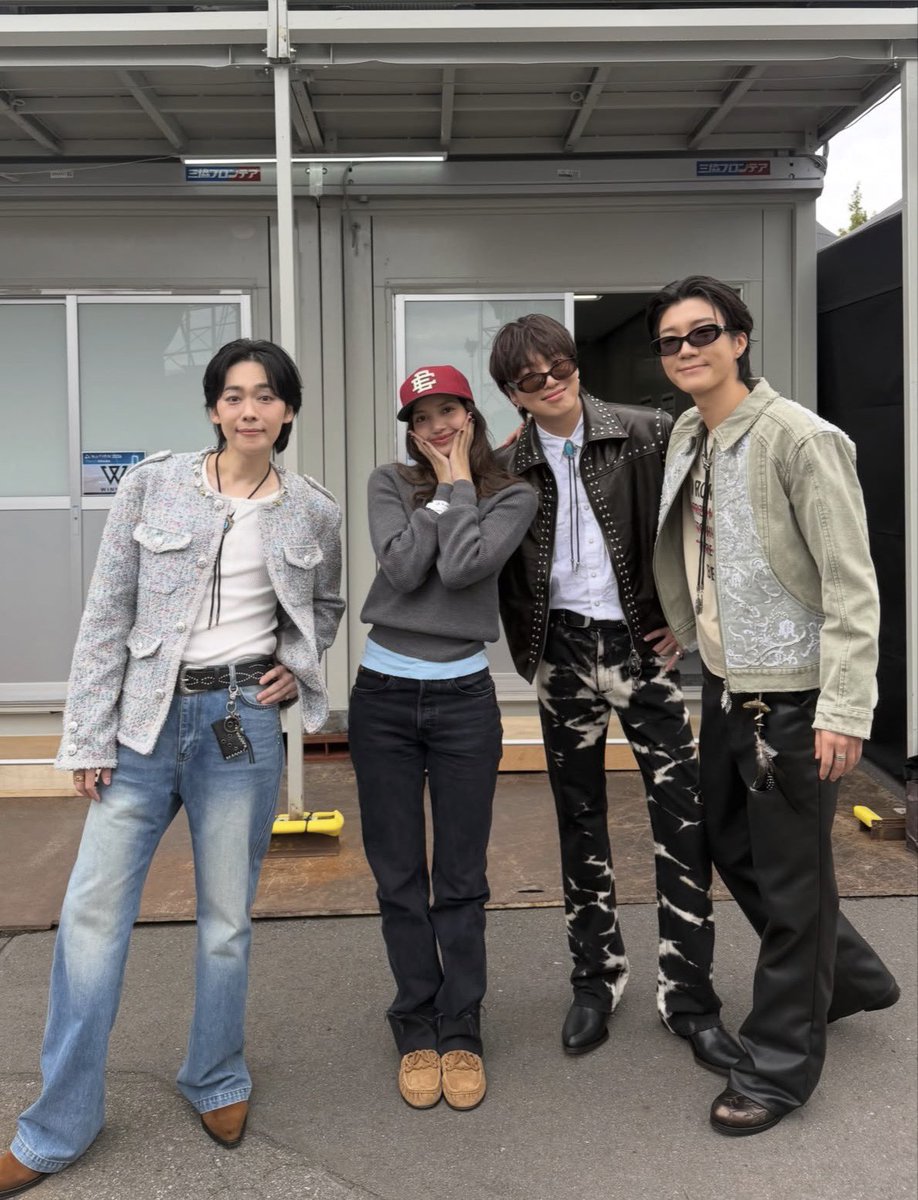 TheePopCore's tweet photo. LISA and WINNER members Jinu, Yoon, and Hoony stun together in newly shared photos. https://t.co/QsANJyxUxS