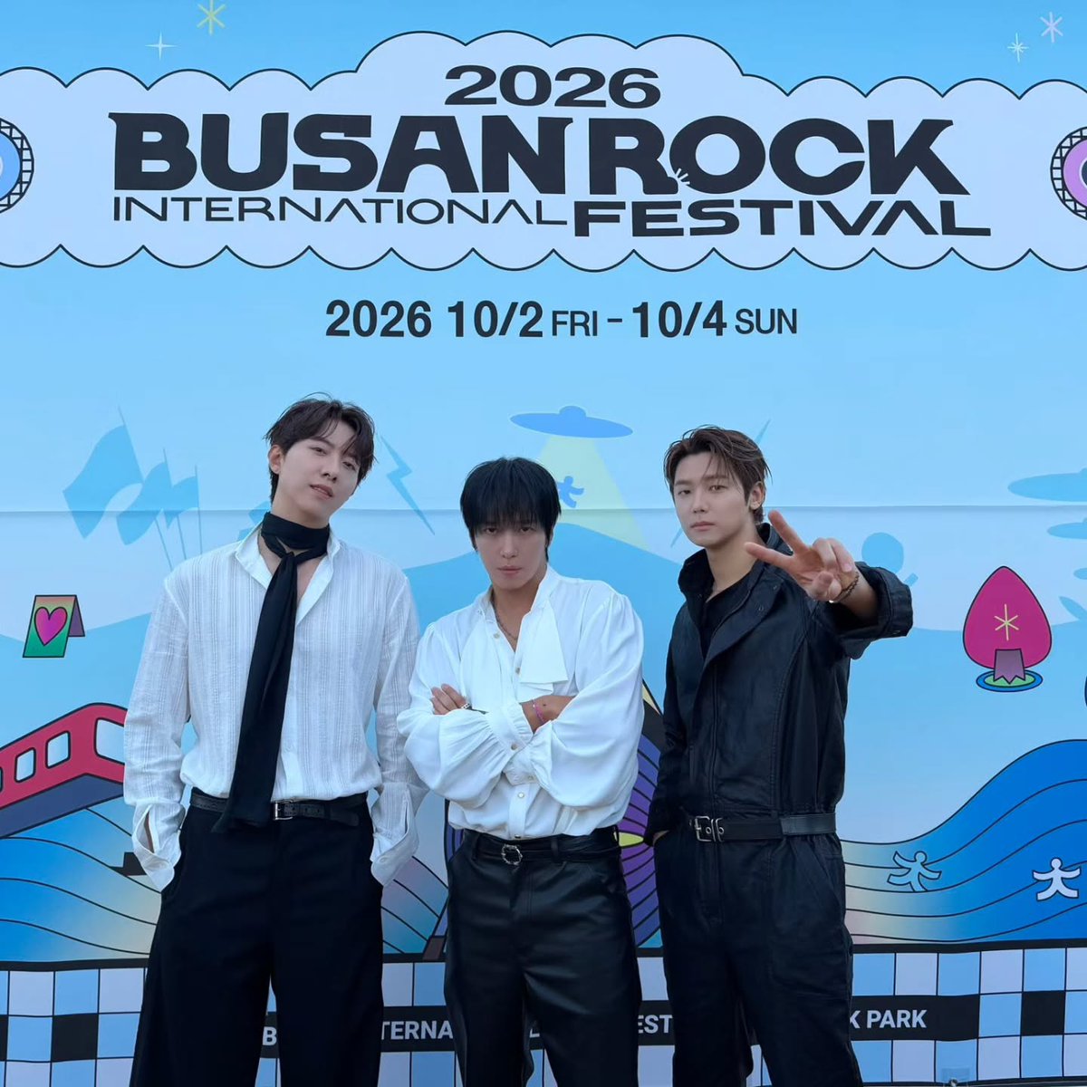 Kkorepo's tweet photo. 「#CNBLUE」#ジョン・ヨンファ、「2026 釜山国際ロックフェスティバル」ビハインドカット公開…「釜山を熱狂させた」 
#ジョンヨンファ #ヨンファ　
🔗https://t.co/bsMqjTzlPX https://t.co/3kfJdYzeBX