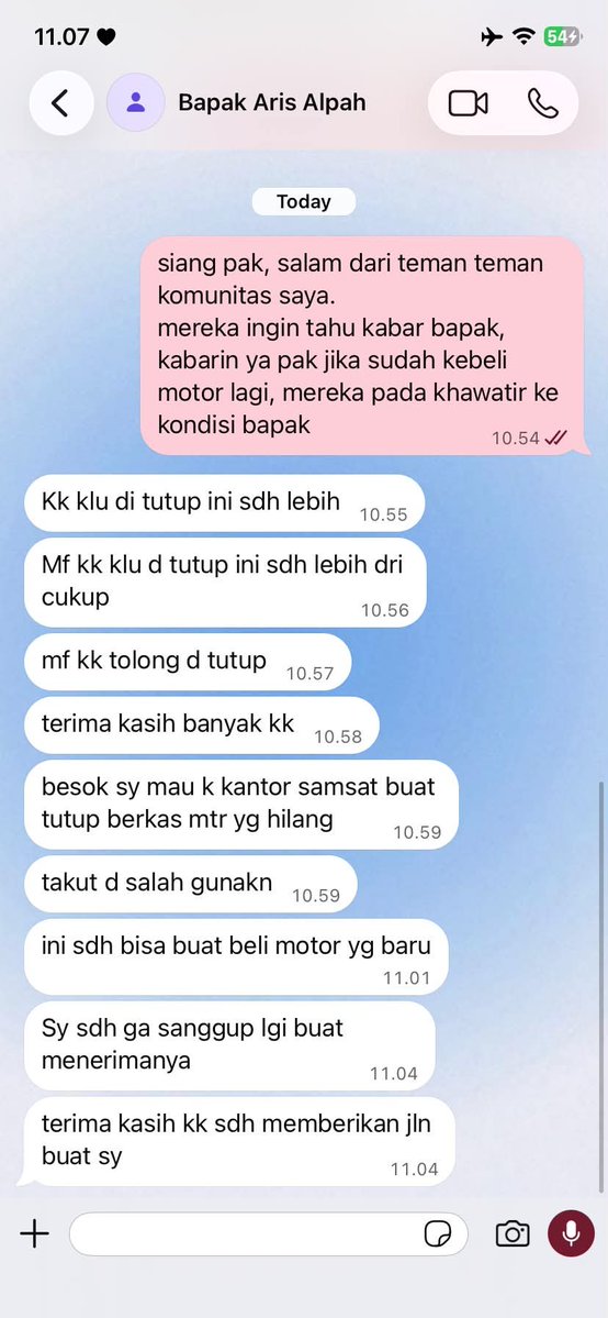 TehObeng's tweet photo. @txtharihariWNI Alhamdulillah udah kebeli motor si bapak dibantuin warga threads.. https://t.co/D4mjdMmrUT