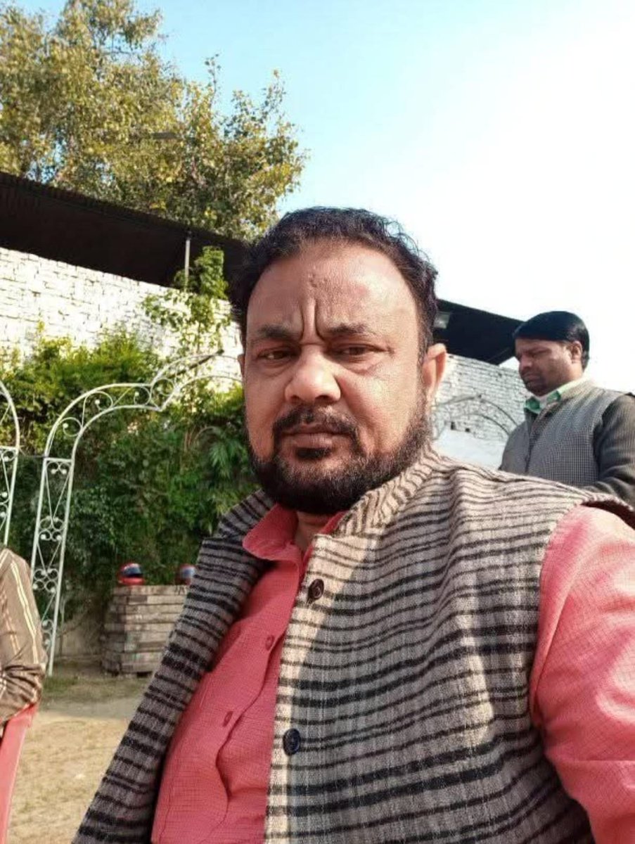 AnilParasharMLA's tweet photo. प्रिय छोटे भाई श्री राजू पंडित जी को जन्मदिवस की हार्दिक शुभकामनाएँ एवं बधाई।

बाबा विश्वनाथ जी की कृपा सदैव आप पर बनी रहे। आप स्वस्थ, प्रसन्न एवं दीर्घायु रहें तथा जीवन में निरंतर उन्नति और सफलता प्राप्त करें।

जन्मदिवस की ढेरों मंगलकामनाएँ।

#जन्मदिवस_की_शुभकामनाएँ https://t.co/i1sVFa78xM
