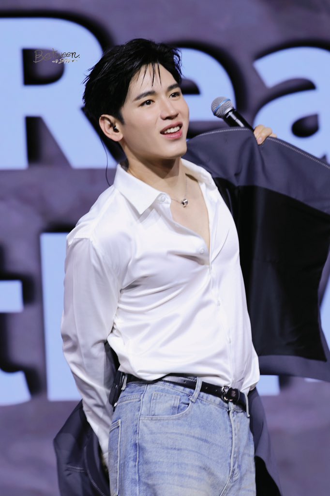 betweenTayNew's tweet photo. 今天這個人真的帥到瘋掉😭@new_thitipoom 

TAYNEW POLCASAN IN TAIPEI
#TayNewPolcasanFamilyTripinTaipei
#Newwiee #Taynew #เตนิว https://t.co/CyUM5D0W07