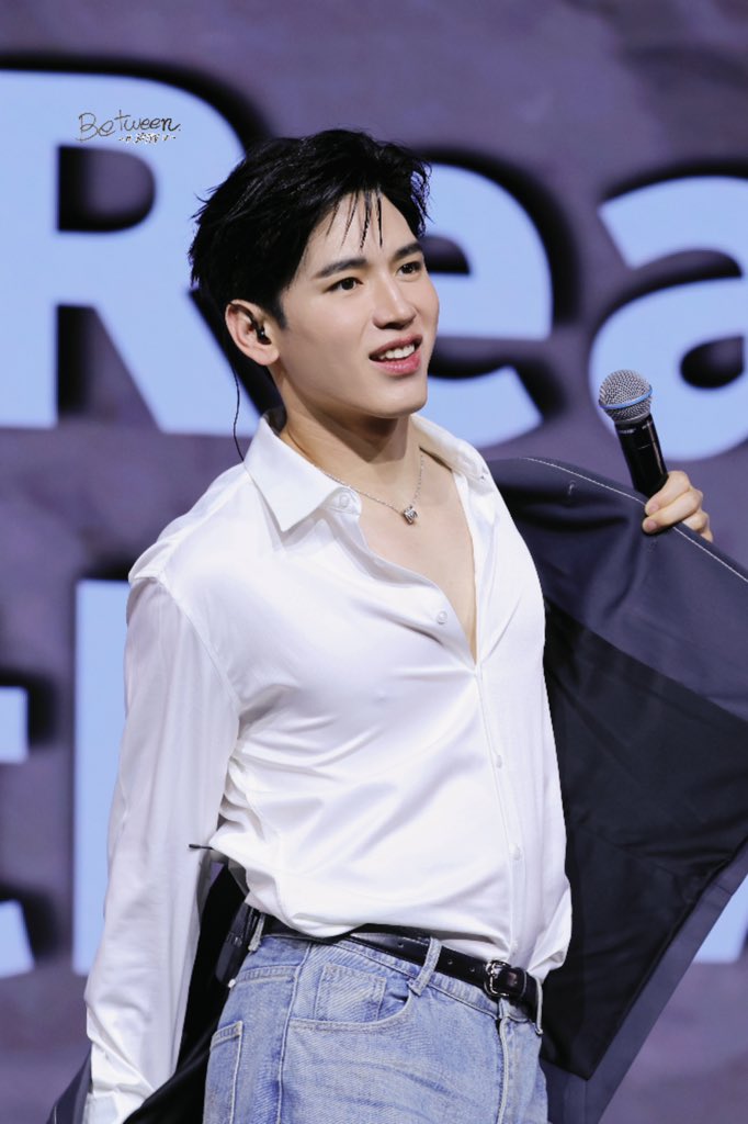betweenTayNew's tweet photo. 今天這個人真的帥到瘋掉😭@new_thitipoom 

TAYNEW POLCASAN IN TAIPEI
#TayNewPolcasanFamilyTripinTaipei
#Newwiee #Taynew #เตนิว https://t.co/CyUM5D0W07