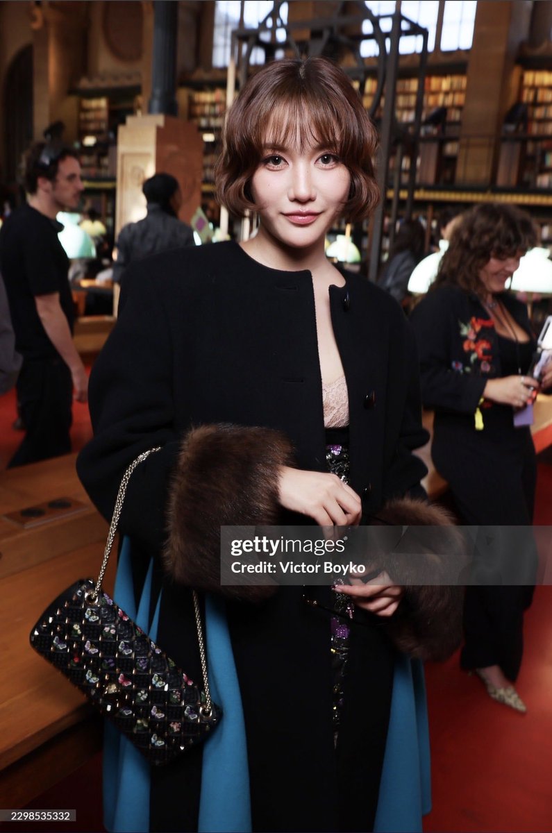 FreenBeckyUS's tweet photo. “Freen Sarocha attends the Valentino "Antibiblioteca" Womenswear S/S27 show as part of Paris Fashion Week on Oct. 4, 2026. Getty Images

SAROCHA X VALENTINO PFW SS27
#ValentinoSS27xFreen
#ValentinoAntibiblioteca
#ValentinoGaravani
#srchafreen
#PFW
 @maisonvalentino @srchafreen https://t.co/o7N8FqRQLg