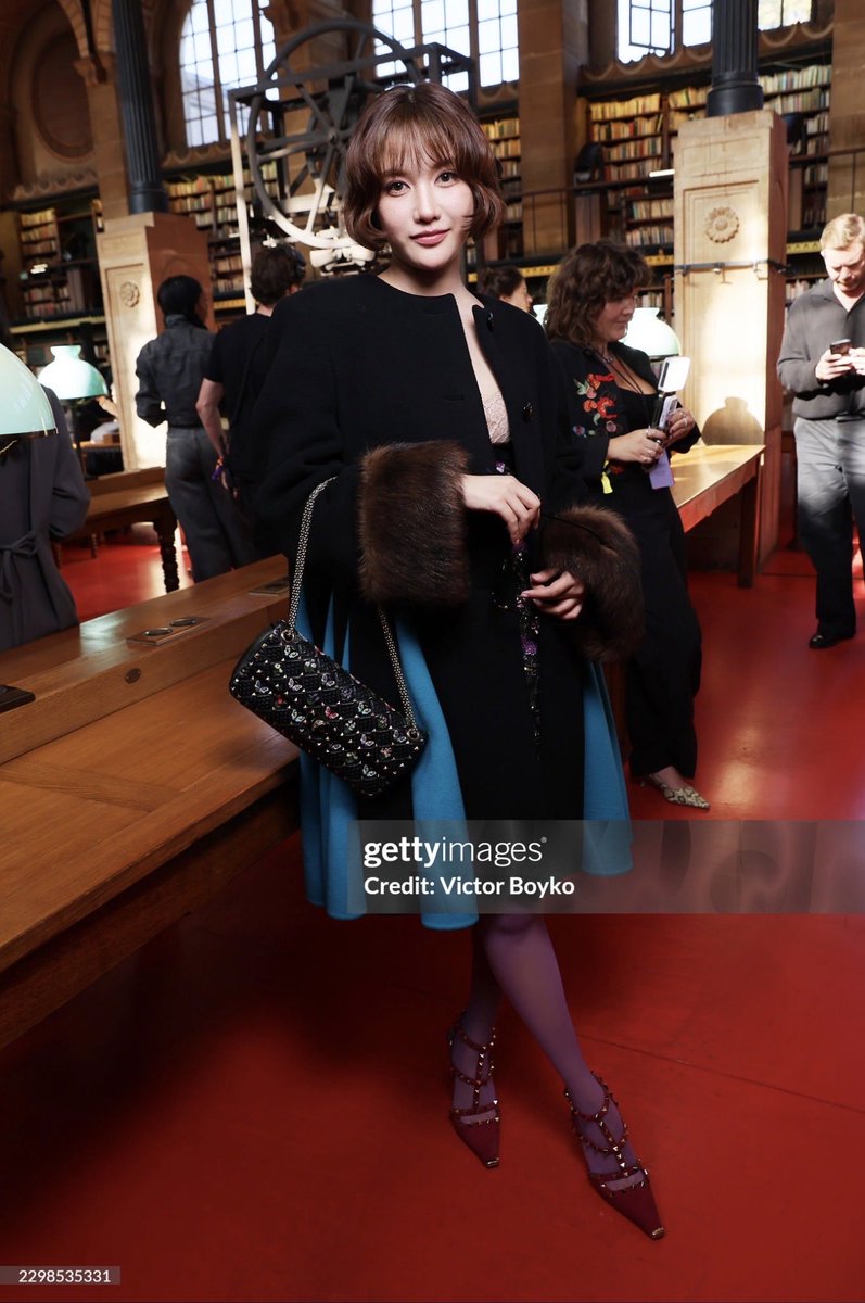FreenBeckyUS's tweet photo. “Freen Sarocha attends the Valentino "Antibiblioteca" Womenswear S/S27 show as part of Paris Fashion Week on Oct. 4, 2026. Getty Images

SAROCHA X VALENTINO PFW SS27
#ValentinoSS27xFreen
#ValentinoAntibiblioteca
#ValentinoGaravani
#srchafreen
#PFW
 @maisonvalentino @srchafreen https://t.co/o7N8FqRQLg