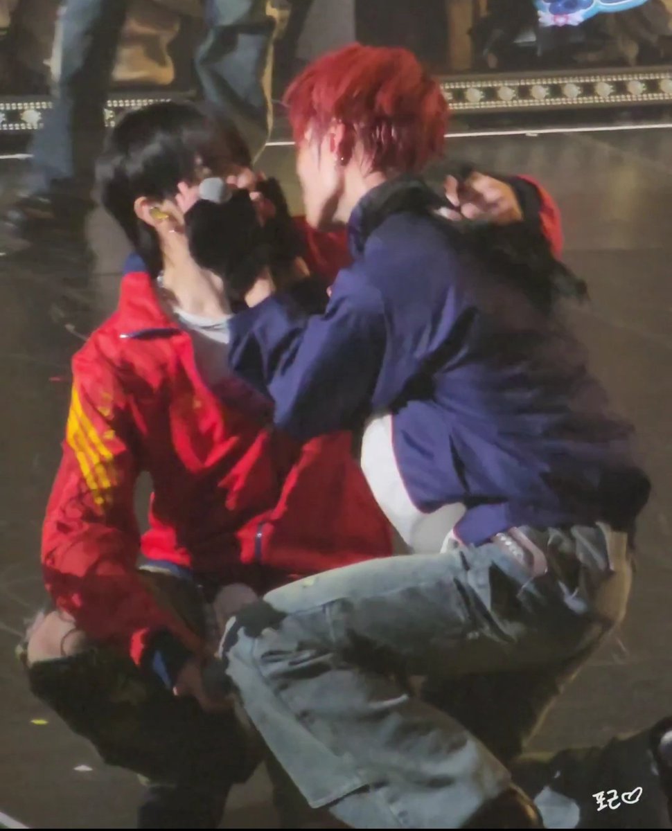 scotchrang's tweet photo. 강미이는 입술쭉내밀고잇는데 계는 앙다물고잇는거 
ㅋㅋㅋ
ㅋㅋㅋㅋㅋㅋㅋㅋㅋㅋㅋㅋㅋㅋ https://t.co/iAh9vLA6uZ