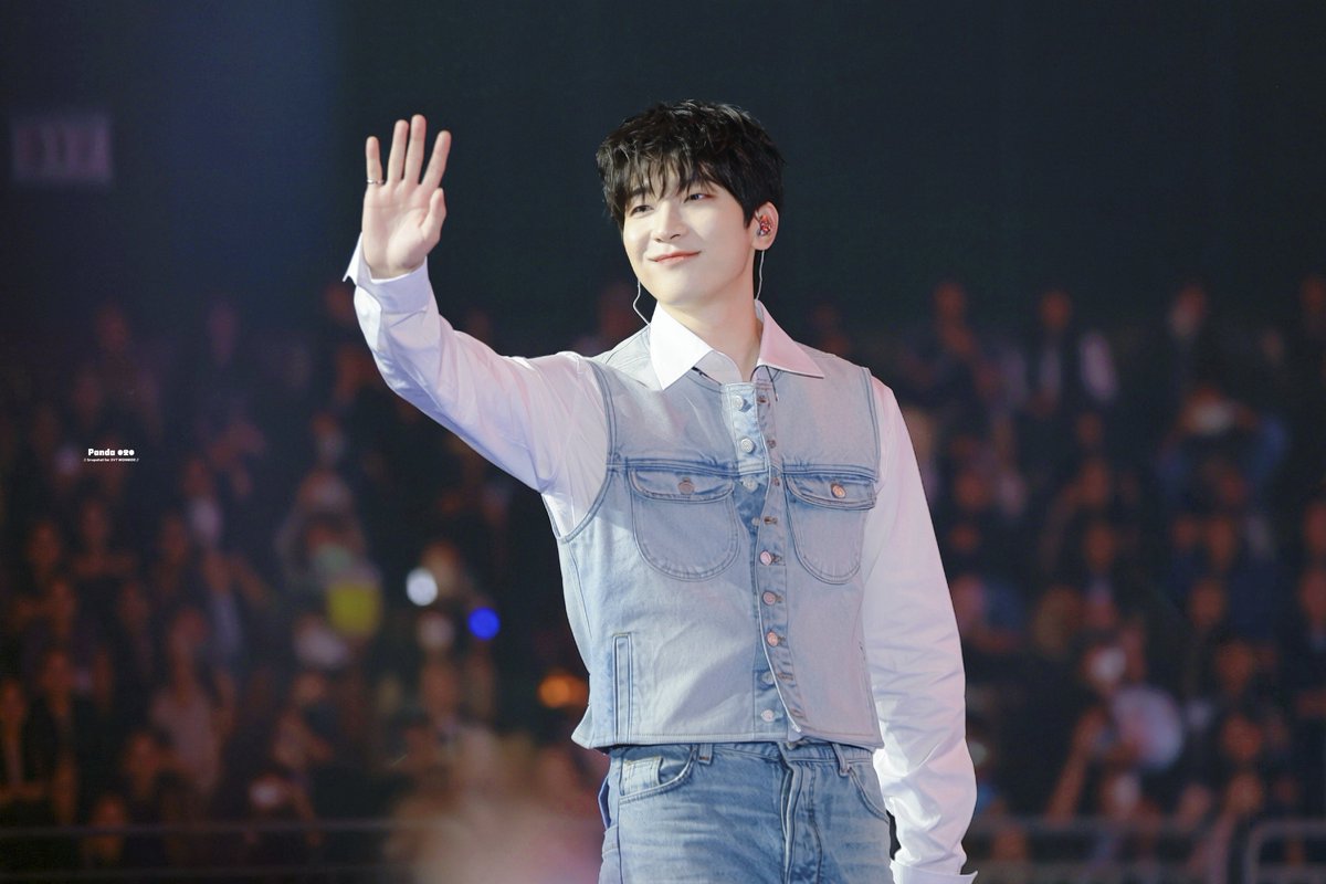panda_wwmeow's tweet photo. 240616 위버스콘 WVS CON HQ

𝗗-𝟵𝟬 

#세븐틴 #SEVENTEEN #원우 #전원우 #WONWOO #ウォヌ #全圓佑  @pledis_17 https://t.co/IlC3lVwKyD