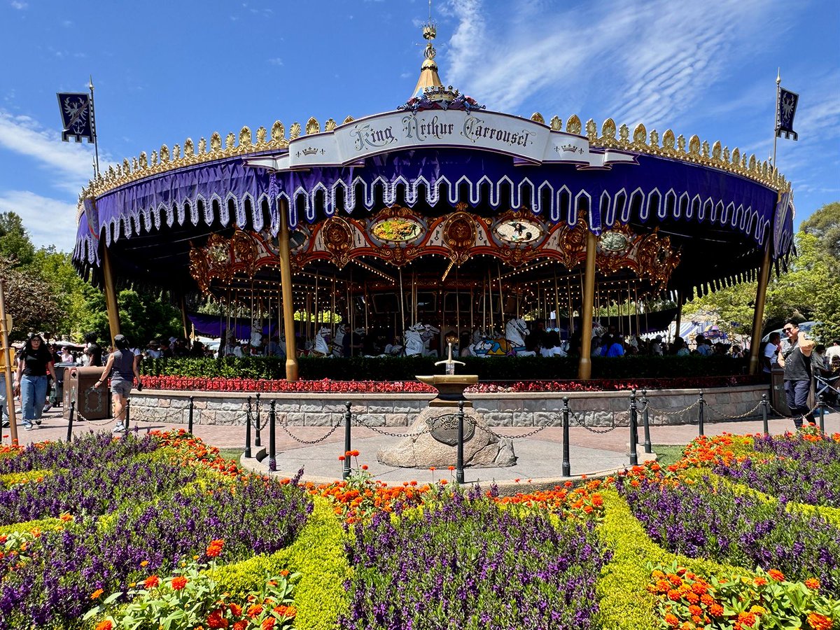 MousePlanet's tweet photo. Looks like @Disneyland has ended sales of the Anaheim Resident Ticket just a few days early. If you already purchased the ticket, the last day to use is this Thursday, October 8. https://t.co/EmHgJEVMZE