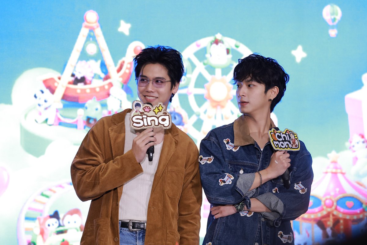 haritfanclub's tweet photo. โลกของ ลุงซิง เอียงนิ๊ดดดนึง 

1ST FANIVAL OF SINGCHIMON

#GMMTVFANIVAL2026HappyFamilyxSC
#ssingss #张翊昕 #SingHarit #ซิงหฤษฎ์
#ชิม่อนไงจะใครหล่ะ #chimonac #ChimonWachirawit https://t.co/h8KMKCuOal