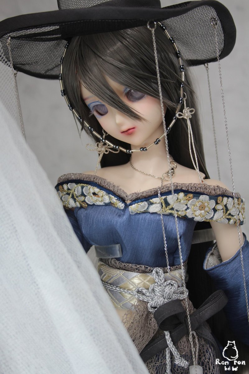 ron_bebe's tweet photo. 【ヤフオク👗DDdy】
お洋服を出品いたしました💐

韓服・中華・和装の要素を取り入れ、幻想的な雰囲気に仕立てました🌙

帽子・靴・アクセサリー類まで含めたフルコーデセットです🌿

🔗https://t.co/tJGW5nLa2H

#ドルフィードリーム #DDdy #ドール服 #ドール #Ronronbébé https://t.co/a40i69jaTX