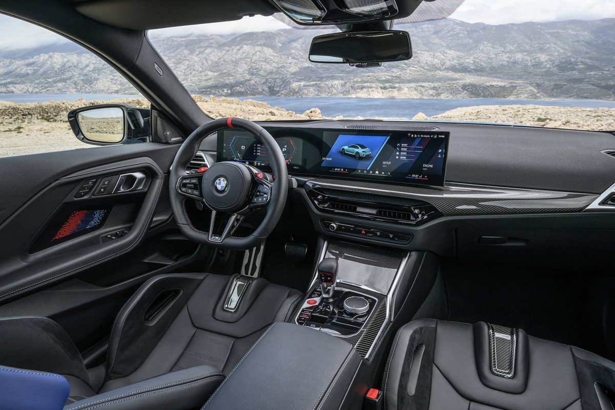 bmw_info_'s tweet photo. BMWがハイパフォーマンス4輪駆動モデル「M2 M xDrive」を発売
https://t.co/Cw2aSHsX9Z

BMWジャパンは2026年10月1日、高性能スポーツモデル「BMW M2」のラインナップに4輪駆動モデル「M2 M xDrive」を設定。
BMW M2 M xDriveは8段ATのみの設定で、価格は1083万円。 https://t.co/u6lggZrvwU