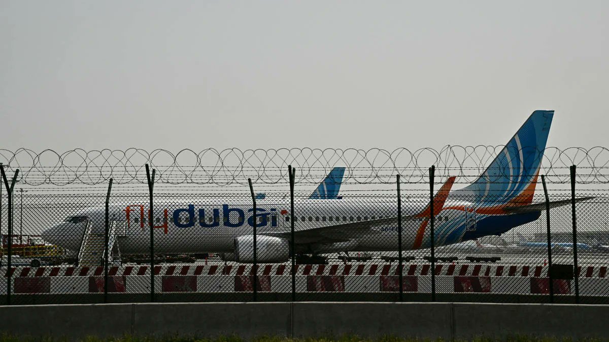 MarioNawfal's tweet photo. 🚨🇴🇲🇮🇱 Israeli investigators believe the FlyDubai incident this past week was a LONE-WOLF attack...

The attempted hijacking of Flight 1073 by Omani co-pilot Hammam al-Hamami has been the source of ALL KINDS of speculation, from Al-Qaeda to Iran.

Investigators say other possibilities are STILL being investigated, but as of now, they think he acted alone.

Are you guys buying that? 🤔

Source: CBS News / Writer: Michael
