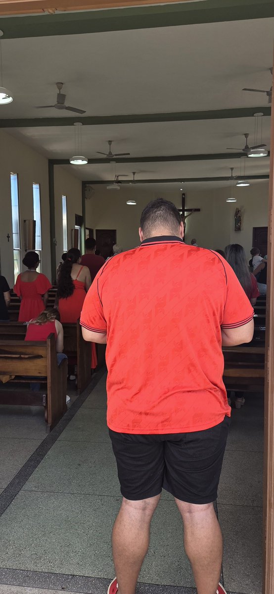 pascds's tweet photo. Acabei de sair da missa aqui em Caxias e a Igreja está assim! https://t.co/5wqYwnDRc9