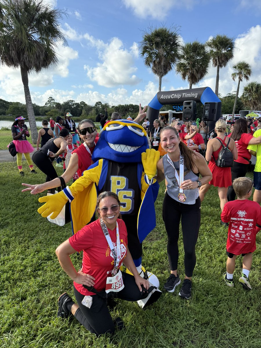 palmspringsms's tweet photo. Stingray speed was on full display this morning at the 12th Annual Heroes for Education 5K! 🏃‍♀️💨 We took 3rd Fastest Middle School AND brought the energy in the Mascot Race! 🏆🎉

Way to represent, Stingrays! 💙💛 @pbcsd https://t.co/5omHnpRBN1