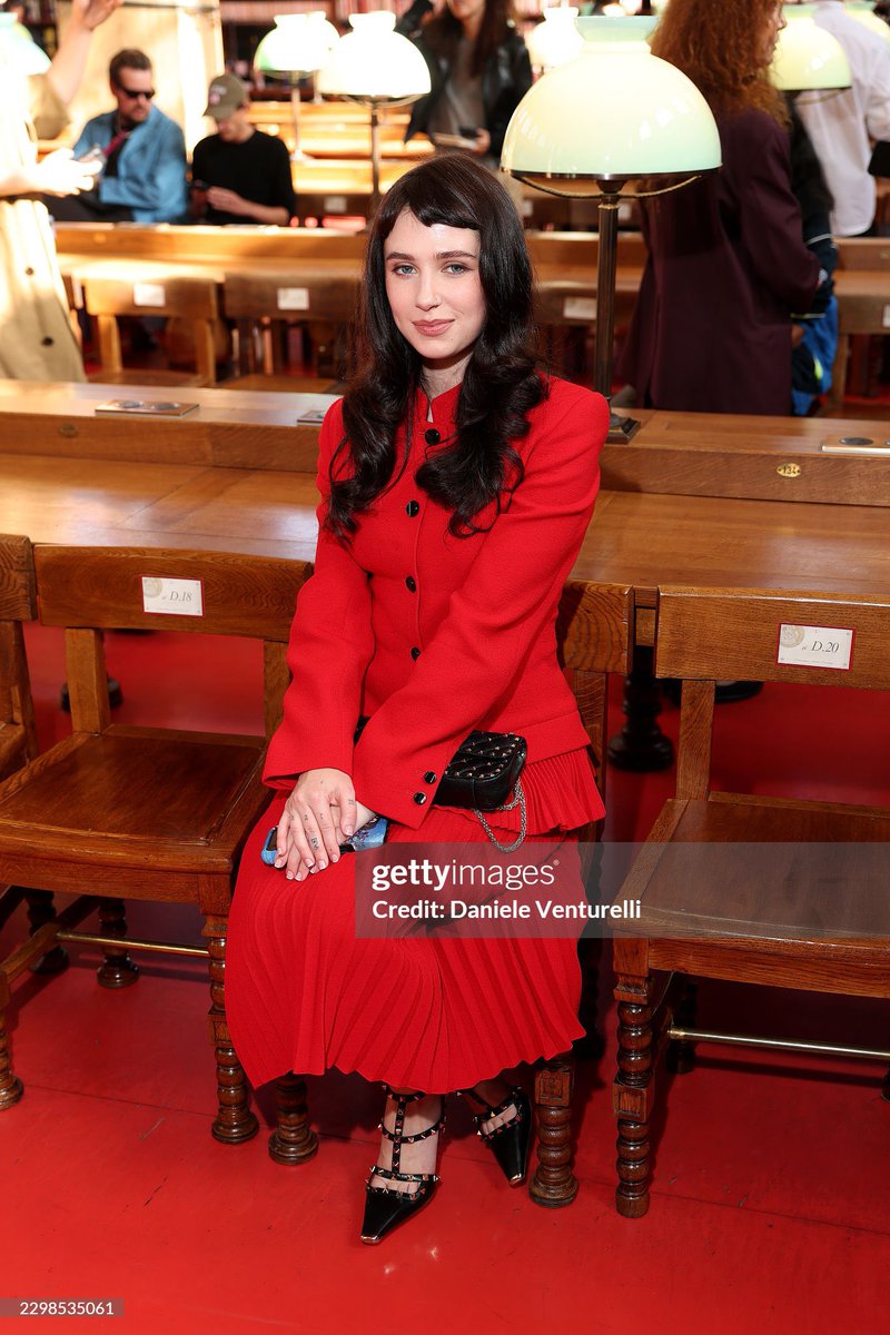 clairoshq's tweet photo. Clairo stuns at Paris Fashion Week via gettyimages 💋 https://t.co/9GuNkkATzP