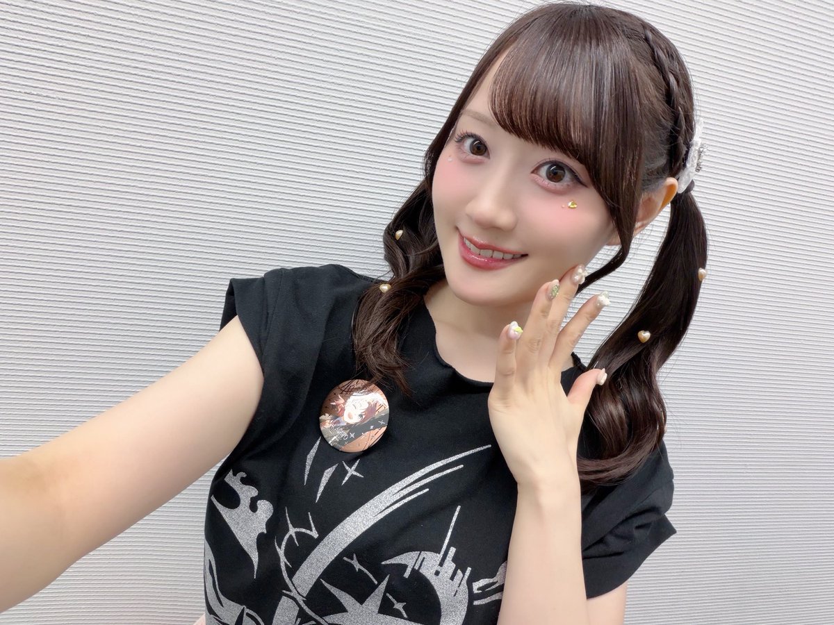 yui_ogura_815's tweet photo. 全員曲でのお衣装🖤

みんなでエメラルドが歌えて
嬉しかったな🥺♪

実はネイルにも☘️を入れてましたෆ⸝⸝꙳

#プロセカ感謝祭 https://t.co/g0wE2wHG43
