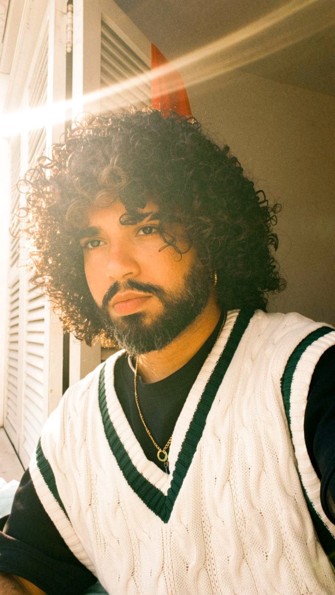 caos1nfinito's tweet photo. Eu / minha colinha https://t.co/XgkdUmIESV
