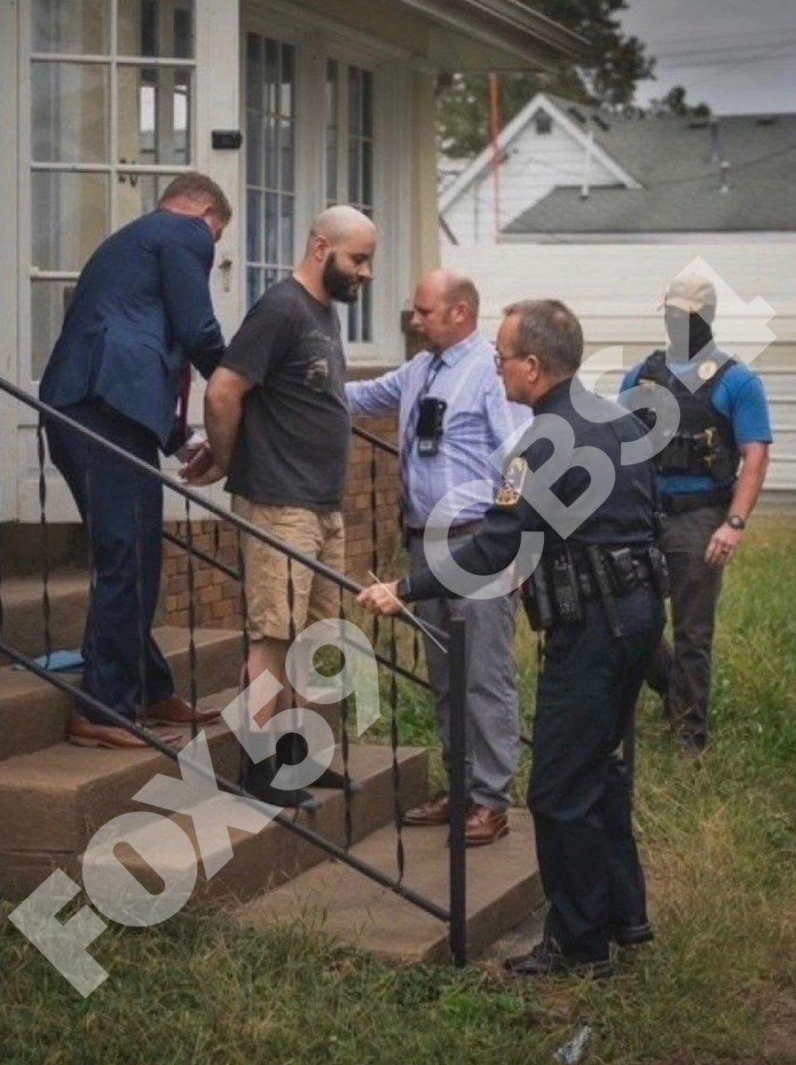 CBS4Indy's tweet photo. FOX59/CBS4 has obtained photos of the moment law enforcement took Johnson County murder suspect Michael James, 35, into custody. James is implicated in a homicide case that dates back to 2006.  

MORE HERE: https://t.co/OQ3AaD9RzP https://t.co/9tRQsWnHux