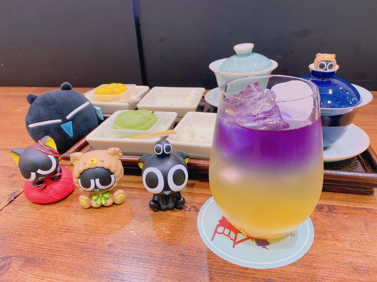 niatge9's tweet photo. 阪神の優勝セールに巻き込まれた甘露さんの応援に行きました😂笑
えらいタイミングで…笑
お茶もお菓子も美味しかった〜！映画みたいに蓋カチャカチャやって香りも楽しめた！ https://t.co/4FJCK8k1u2