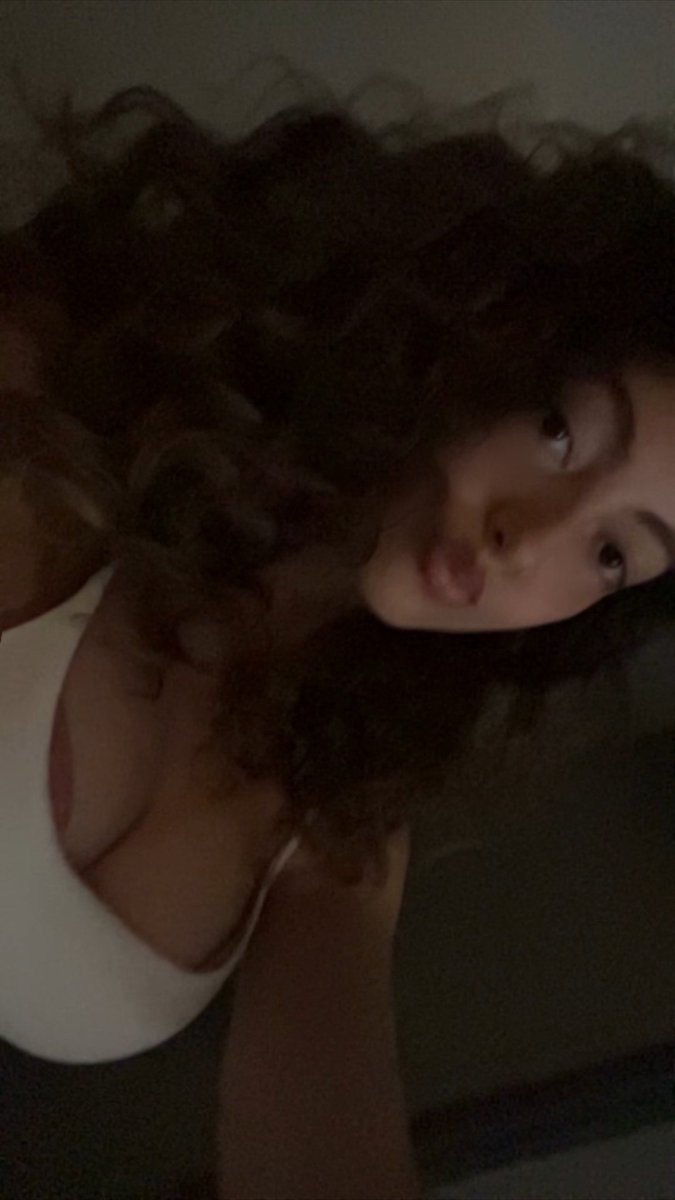 yourprincessyy's tweet photo. add me to your list of responsibilities? 🥺 https://t.co/HQP9ti2P4n