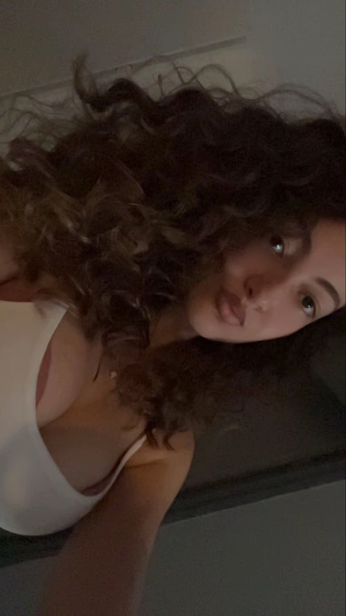 yourprincessyy's tweet photo. add me to your list of responsibilities? 🥺 https://t.co/HQP9ti2P4n
