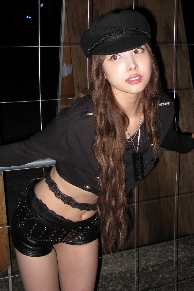godmitzu's tweet photo. NAYEON ARE YOU KIDDING ME?? https://t.co/I5JeDywnrg