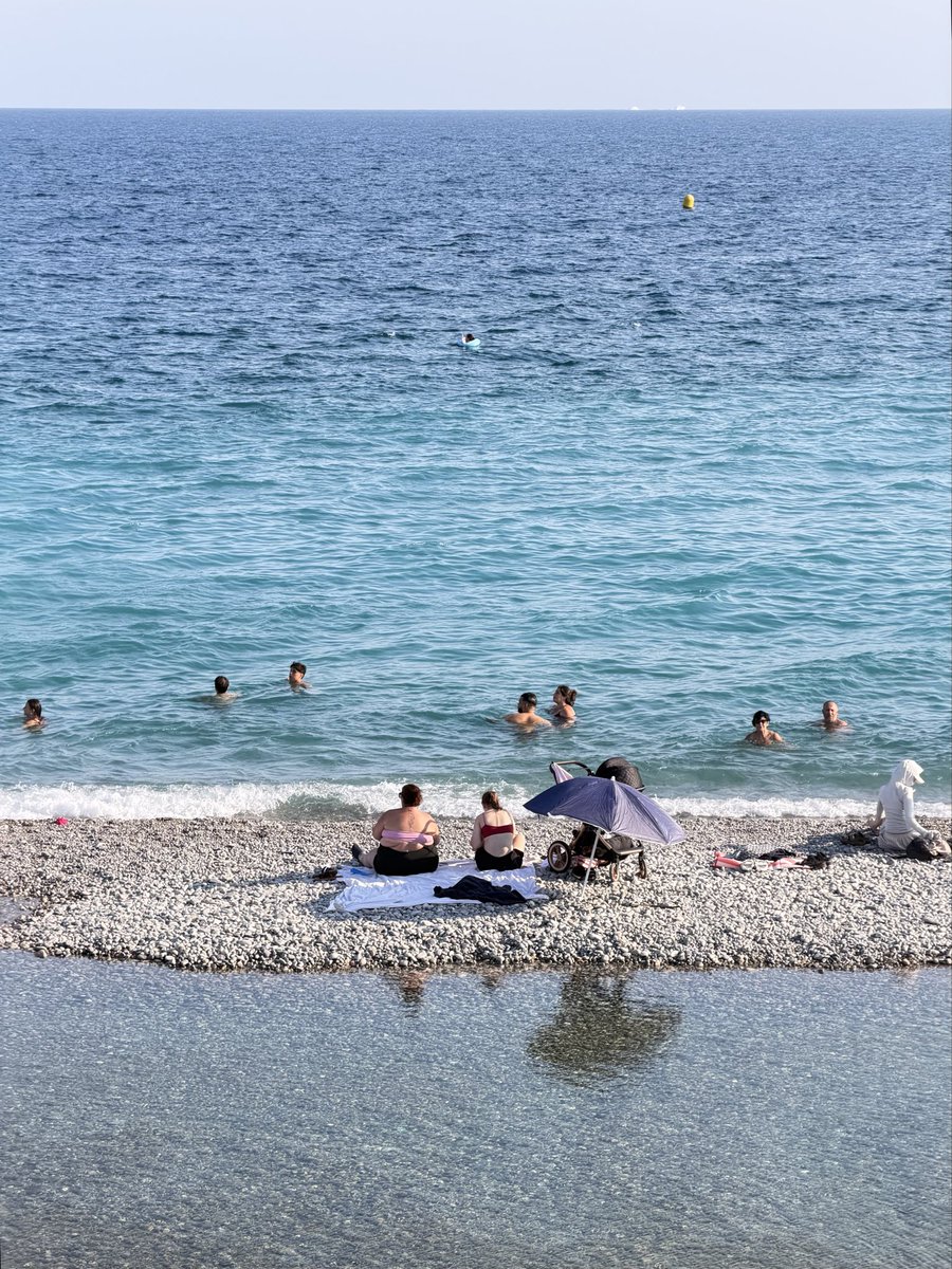 JoeyJeonchui's tweet photo. Nice🇫🇷🌊 https://t.co/wcWqVfikWl