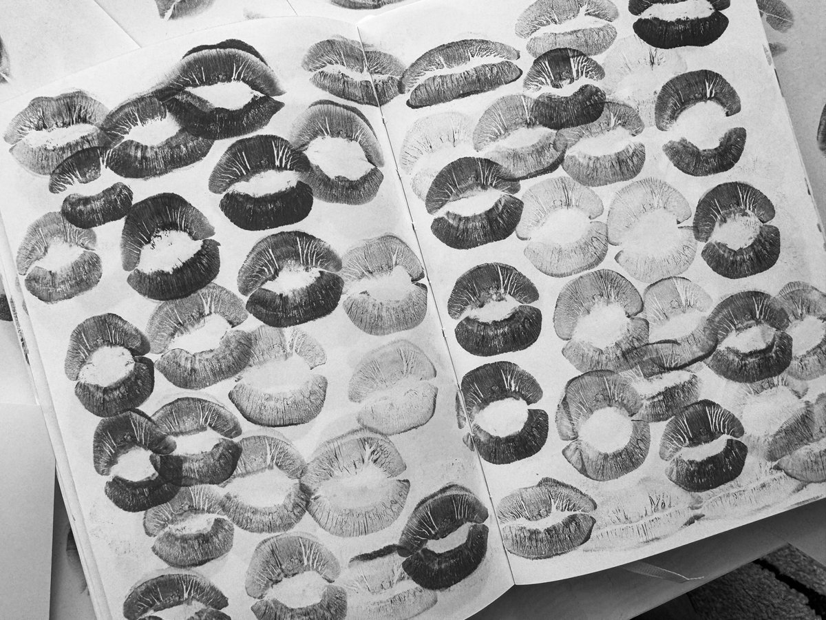 jyatrofsky's tweet photo. GM from the 1KiSS archive.

Five years of impressions, marks, and becoming.

Some things take the long way to find where they’re meant to be. 💋 https://t.co/N7X5qPQ2cl