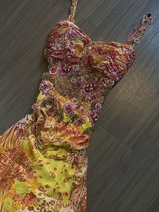 radianceglimmer's tweet photo. ornate details, vintage glamour, and unapologetic femininity https://t.co/erKXGLodWH
