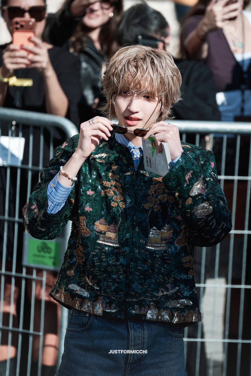 justformicchi's tweet photo. 261004
#道枝駿佑 #ShunsukeMichieda
#ヴァレンティノ #VALENTINO
#ValentinoSS27 #PFW https://t.co/tQEmF7lgy6