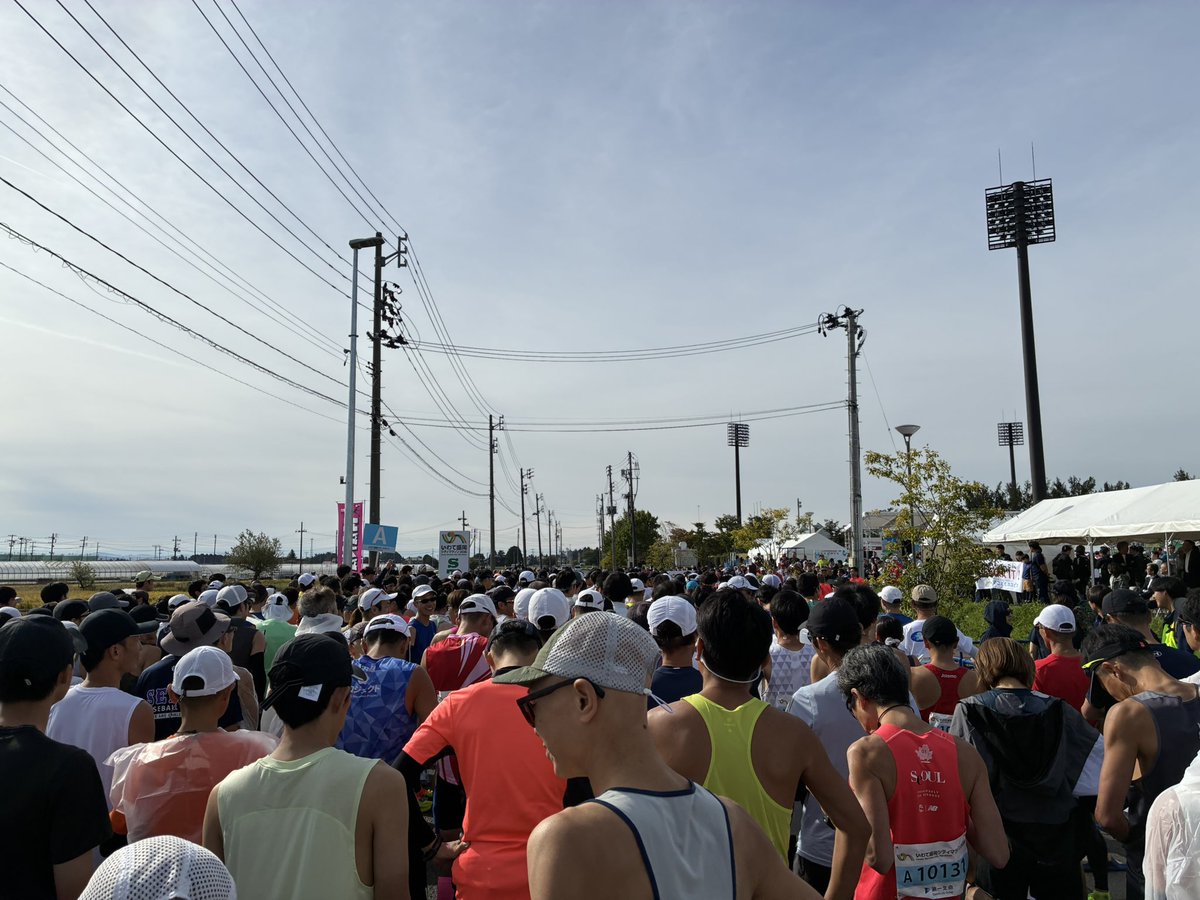 KRoyal26's tweet photo. 盛岡シティマラソン🏃‍♂️‍➡️
マラソンを始めて5年、いつかは達成したいと思っていた目標、サブ3
達成‼️仲間3人ともサブ3達成してゴール後大号泣してしまいました、ランナーになってよかった、いろんな感情が込み上げてきた大会でした😭 https://t.co/VL9KymSkR2
