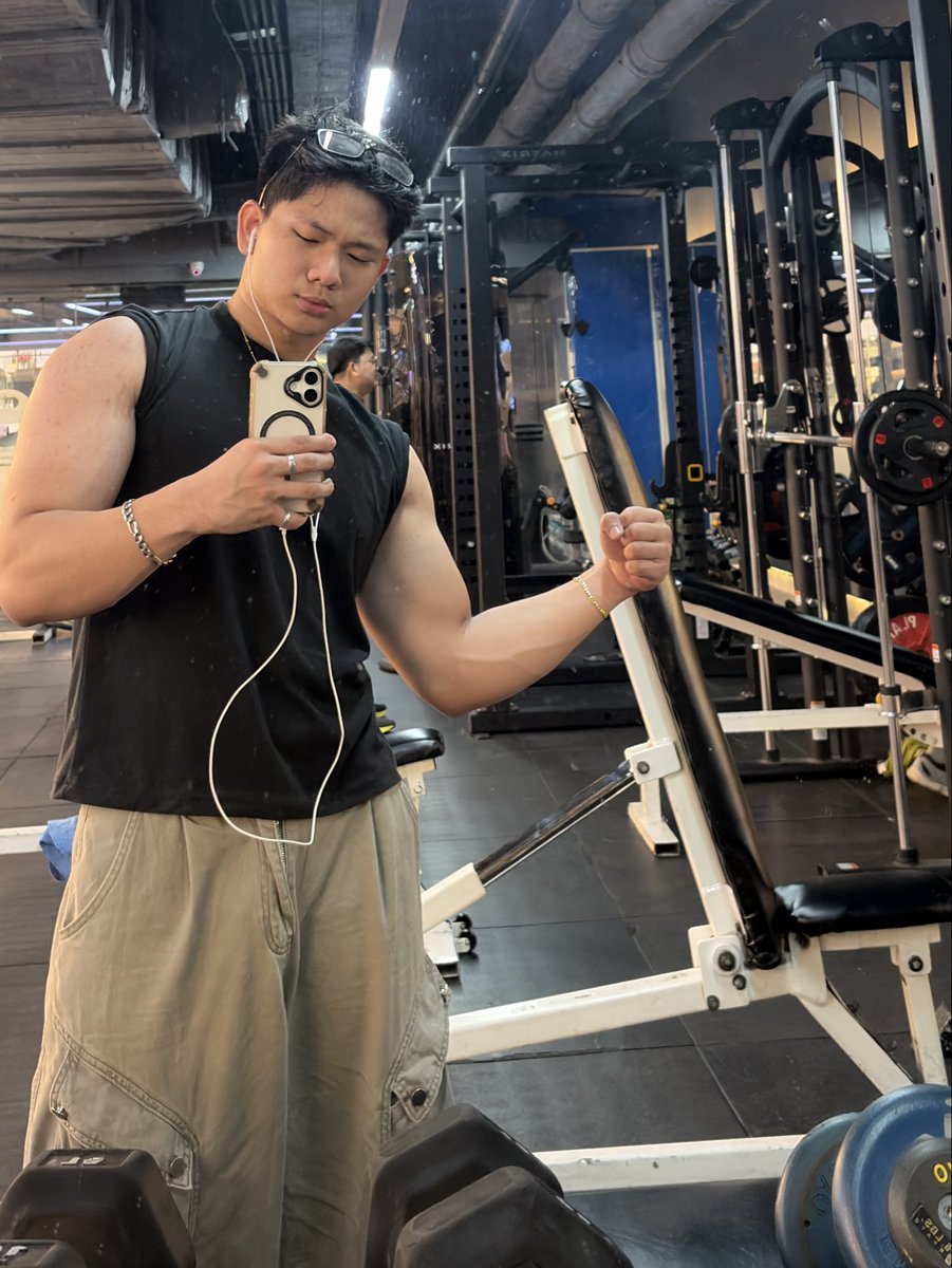 ziyril's tweet photo. GYM https://t.co/GBeUgp32Gw