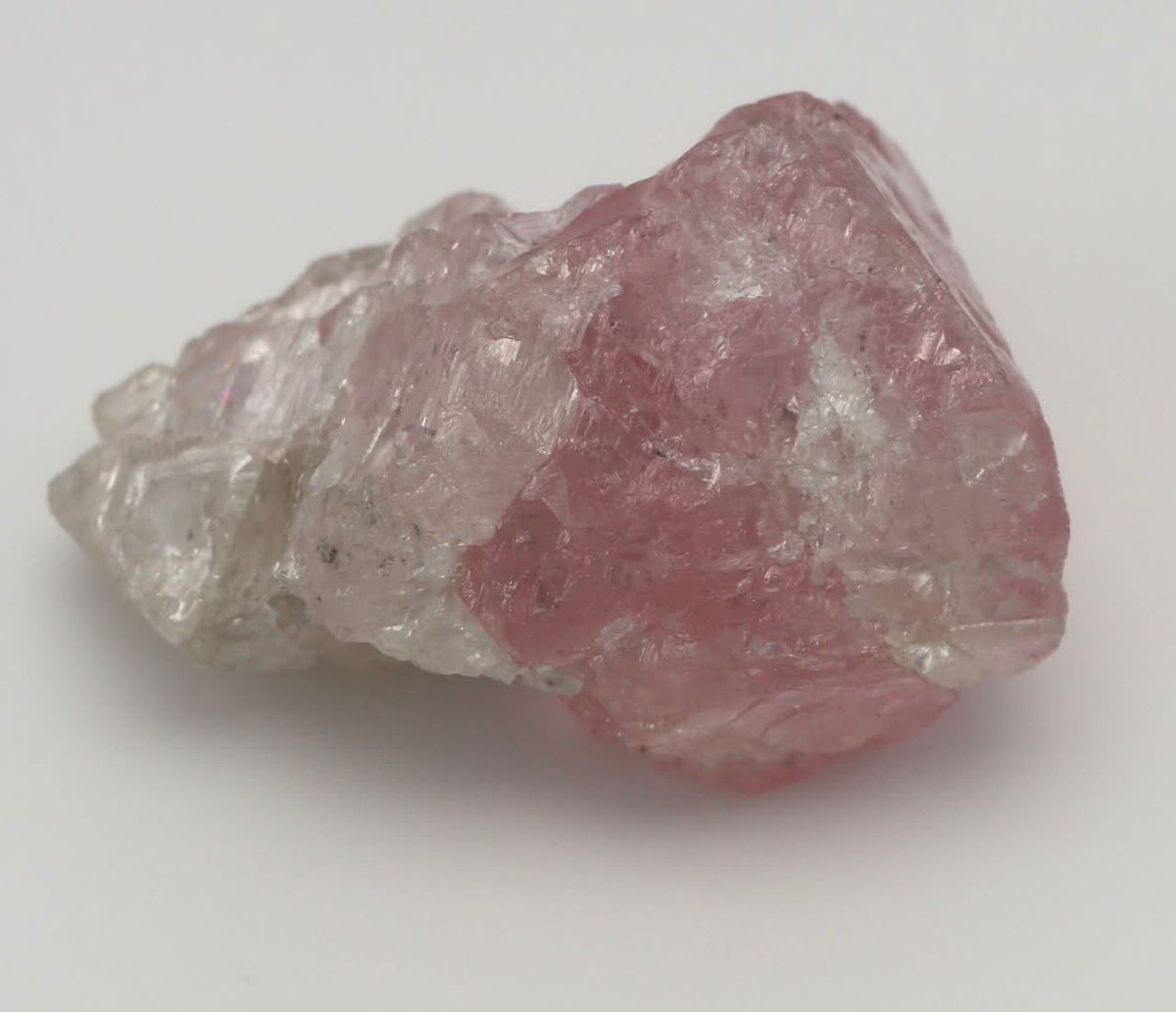 MosimegaEsq's tweet photo. A lab can grow a diamond in weeks. 

It cannot grow a 37-carat stone that was pressed pink by the Earth, then finished in stillness.

Botswana just pulled history out of the ground, two chapters in one crystal.

Karowe's 37.41ct pink-and-colorless diamond: made in two acts, under pressure, over deep time.

You can replicate the sparkle. You can't replicate the story.

Botswana doesn't just produce diamonds. It produces proof of Earth's history. 🇧🇼

Synthetics sell perfection. We sell provenance. 💎🇧🇼

Source:

https://t.co/dQl3jz3N5d