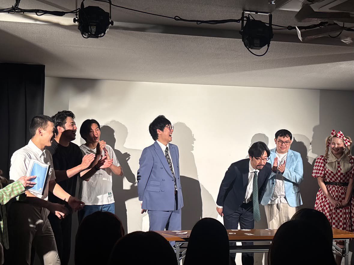 natahideki1's tweet photo. 本日は「BINBO」と「おそらくタコスを食べたことない人にタコスを食べさせる」でした！皆様ありがとうございました！ポテトカレッジさんに大感謝です！今日も笑いが大豊作でしたよ〜♪皆さまの笑顔はタコスといっしょに肴にさせてもらっちゃいました！イエイ☆
#BINBO
#タコスライブ https://t.co/1w27nzGbPq
