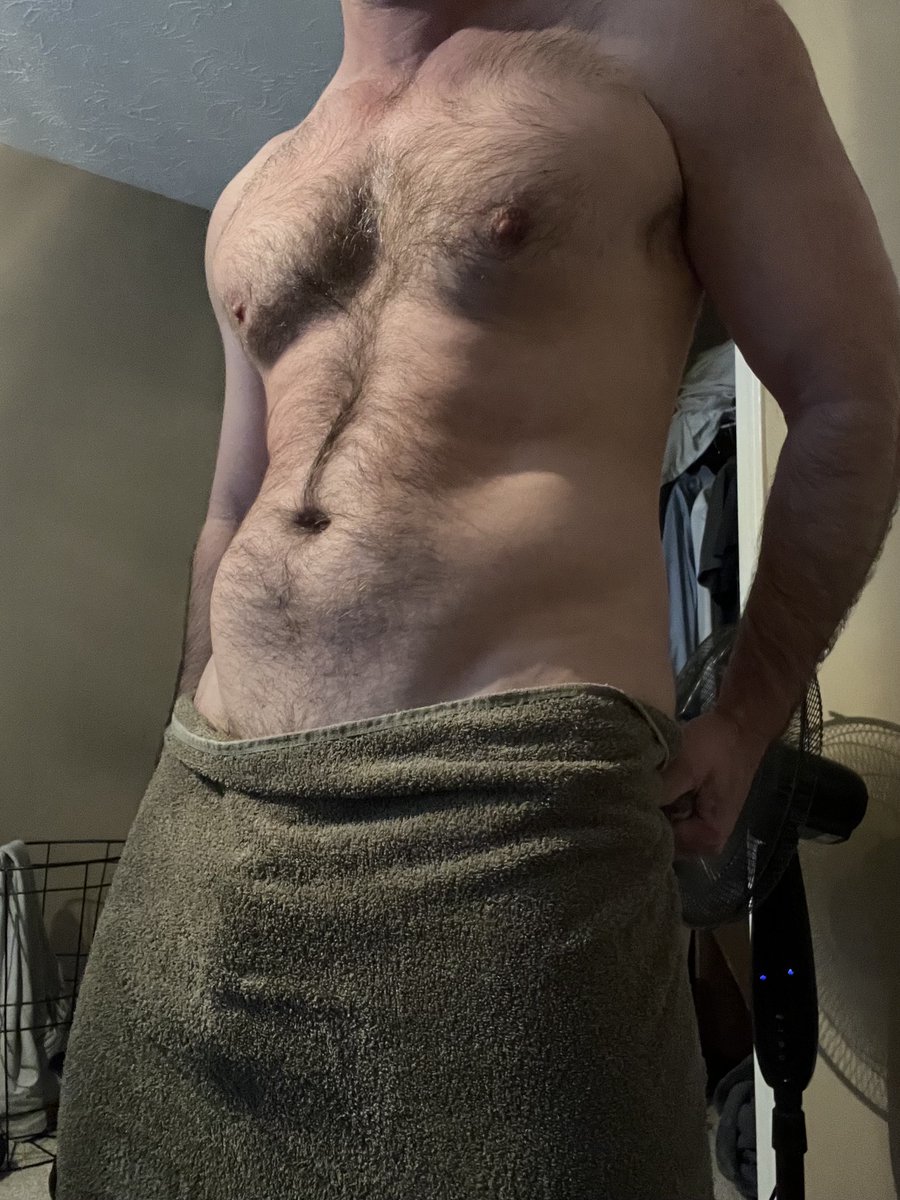 SexyDaddyxxx69's tweet photo. If your friend dropped his towel, would you blow him? https://t.co/u7I0W9Cf6a https://t.co/TrYxcj1AKF