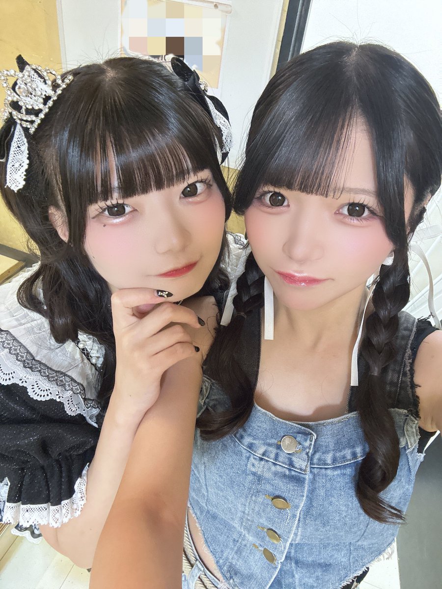 MIKOTO_KMITC's tweet photo. KAMAITACI Graduation Live
“海月うみ&amp;夜凪せな”
ありがとうございました！

2人と同じグループで活動できたことが本当に幸せだったなと思います、ありがとう¨̮⃝

2人のこれからの幸せをずっと願ってるよ！
約1年半お疲れ様！

一緒に見届けてくれたみんなありがとう🤝🏻
5人ラスト、超楽しかったね！ https://t.co/rMH5jnOl5W