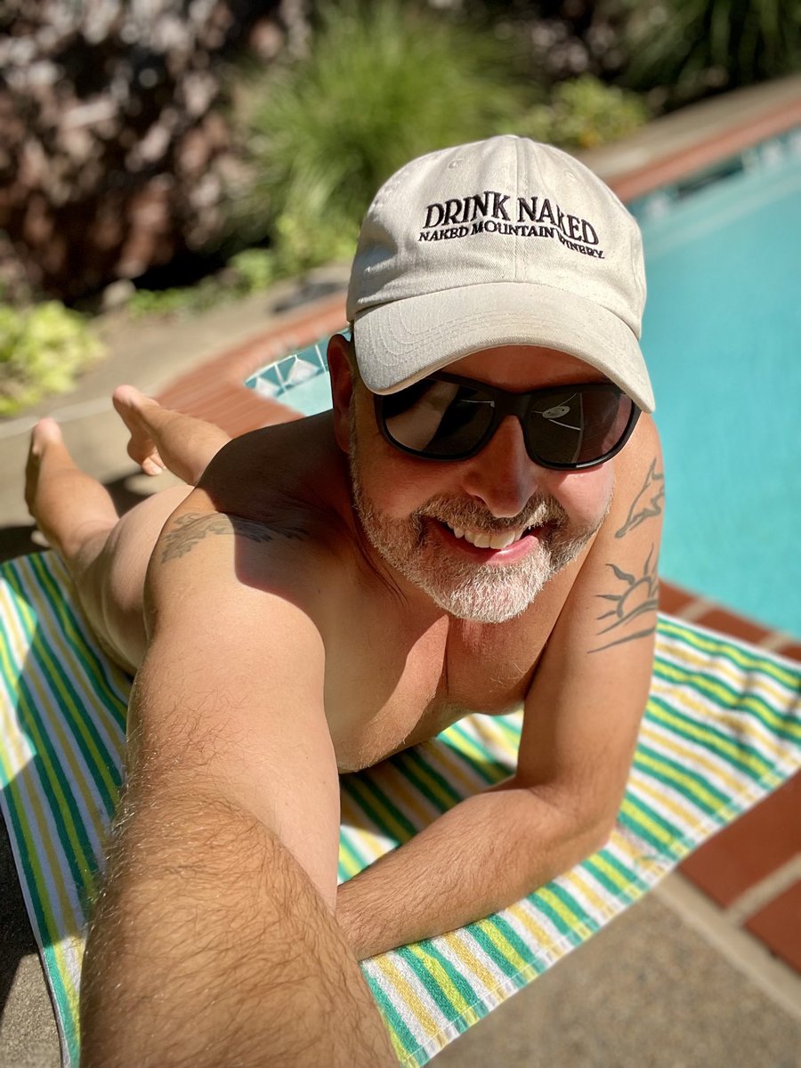 1n8urist's tweet photo. Substantially different weather OTD 3 years ago!
#IdRatherBeNaked
#LiveLifeNude
#SunsOutBunsOut
#FeelTheFreedom
#GoBarefootAllOver
#NothingsBetter
#NothingOnThisWeekend
#HappinessIsNoTanLines
#DownWithPants https://t.co/ijdbTCLym5