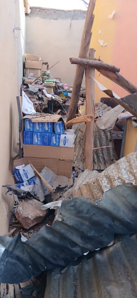 Hara_Meret's tweet photo. The Ethiopian regime continues to target public infrastructure via drone strikes.
The latest target is a school in Naeder, in central #Tigray. https://t.co/TqVBp1obKA