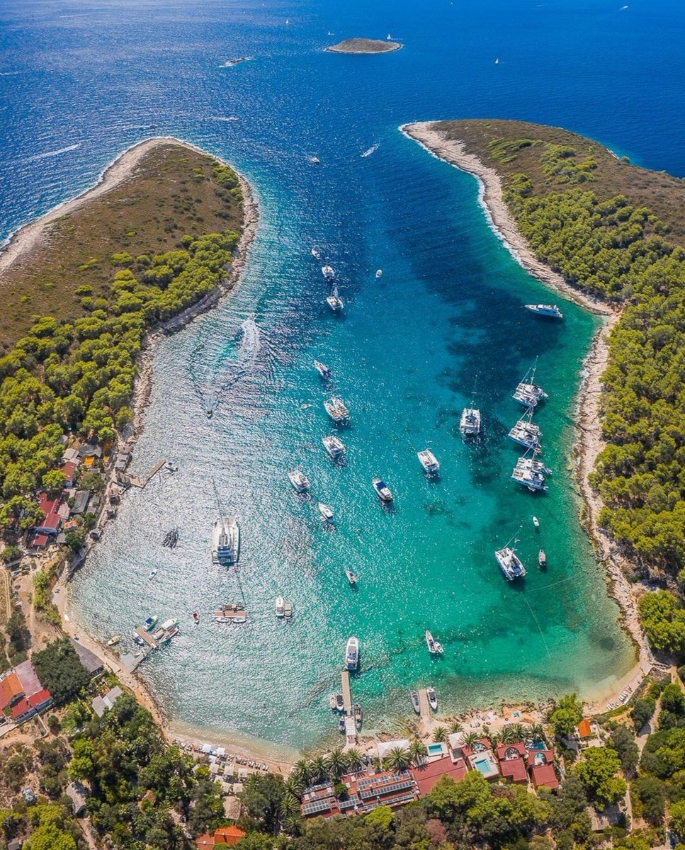 nationofcroats's tweet photo. Palmižana, Croatia 🇭🇷 https://t.co/JhWwhfYjK6