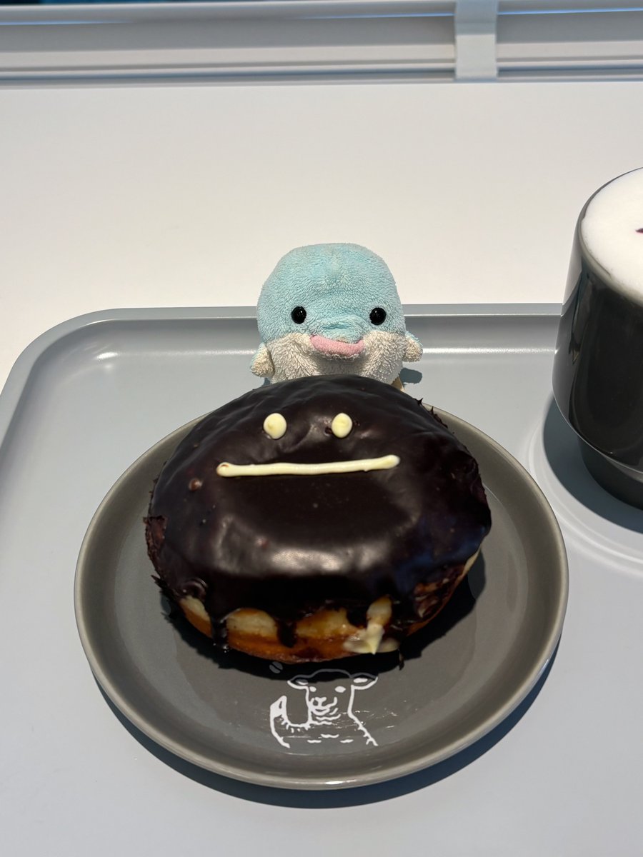 lovelyionchan's tweet photo. 😐 https://t.co/H9NMIVPEaR