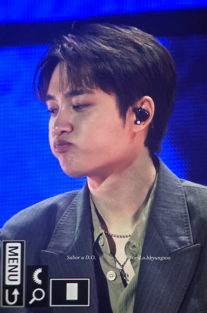 Sabor_a_DO's tweet photo. 261004 [Day Off] DAY 3

온 우주가 돕는 귀여움

#도경수 #DOHKYUNGSOO #KYUNGSOO #디오 #DO(D.O.) #ドギョンス #都敬秀
@DOHKYUNGSOO_X 
#DAYOFF_INSEOUL
#도경수_데이오프_막콘
#됴콘_막콘_노래해줘서고마워 https://t.co/NYlVof9c1V