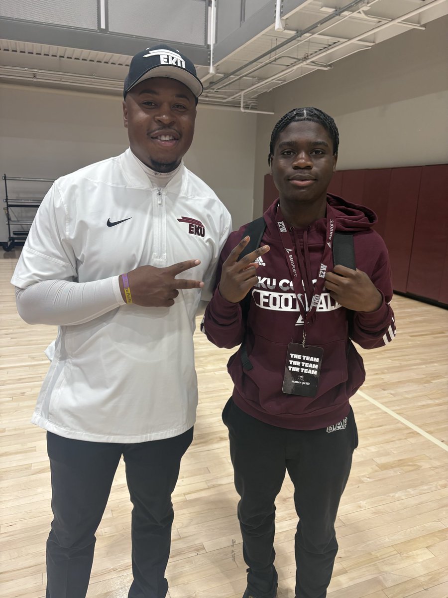 SpencerSohn6's tweet photo. Blessed and thankful for the opportunity to visit Eastern Kentucky University yesterday! 🟣⚪️ Thank you to the coaches and staff for having me and showing me what EKU football is all about. Truly grateful for the experience! #EKU #GoColonels #Blessed @Cox83Caleb @CoachWatson9 https://t.co/GvDbL5NQDb
