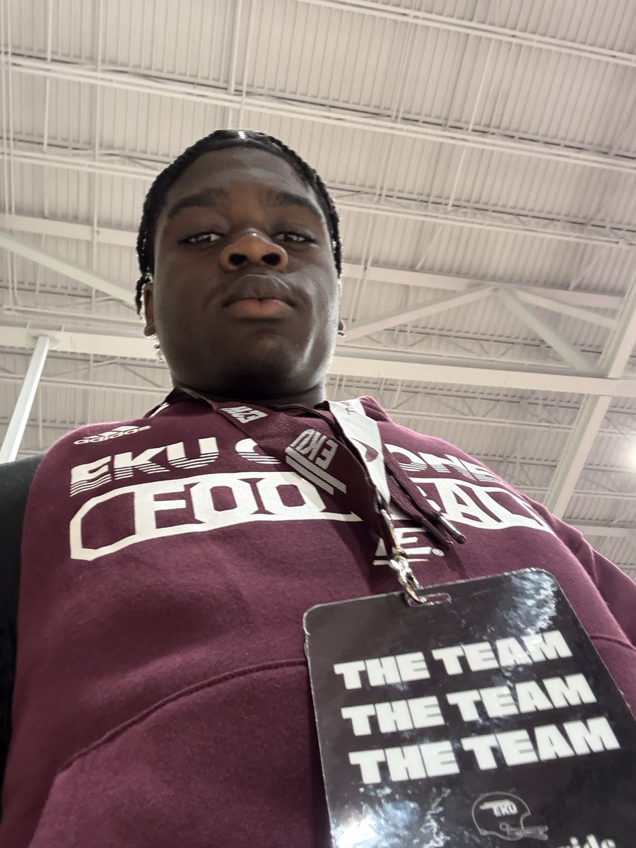 SpencerSohn6's tweet photo. Blessed and thankful for the opportunity to visit Eastern Kentucky University yesterday! 🟣⚪️ Thank you to the coaches and staff for having me and showing me what EKU football is all about. Truly grateful for the experience! #EKU #GoColonels #Blessed @Cox83Caleb @CoachWatson9 https://t.co/GvDbL5NQDb