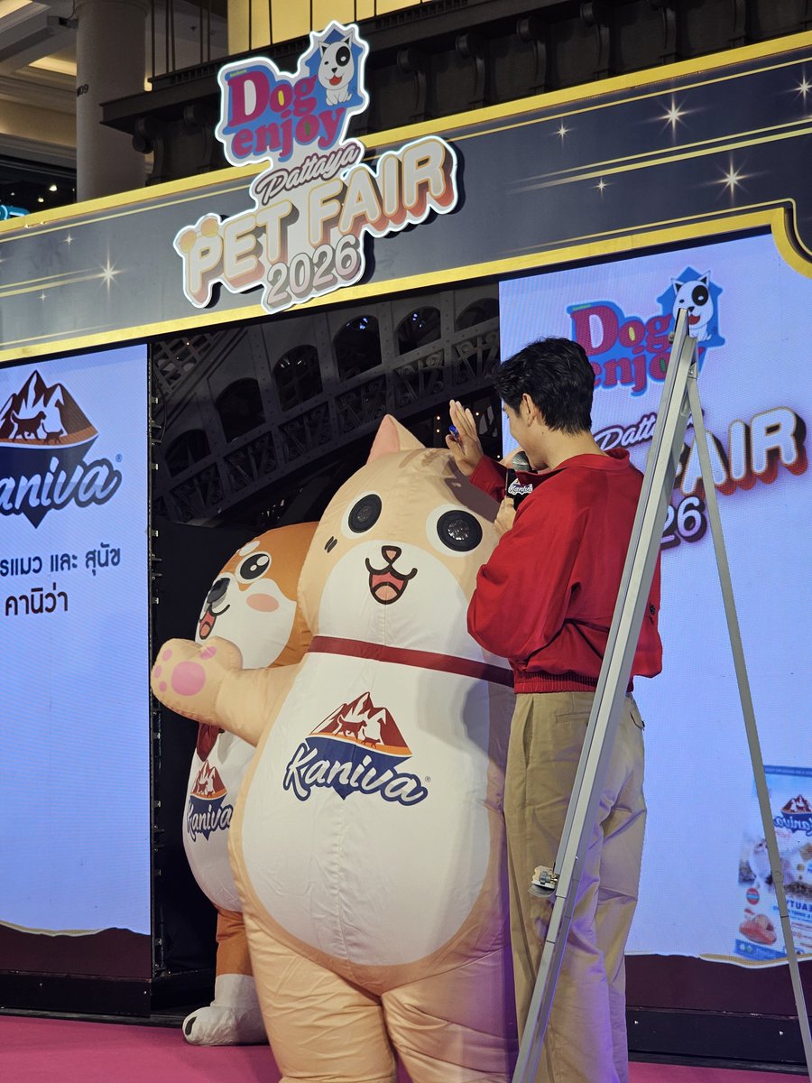 lithosseok's tweet photo. พี่เจษแกไปตีเค้าอะ 🤣🤣🤣

JES &amp; KANIVA PET FAIR 2026
#DOGENJOYPETFAIRPATTAYA
#KANIVAxJES
#Jesjpp https://t.co/ZmYuICzE1P