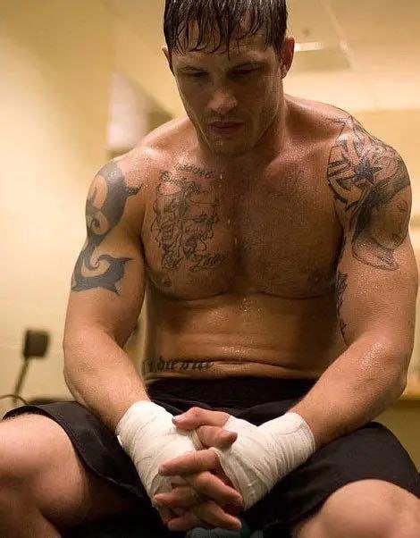 DrRhysACalder's tweet photo. Seductive Sunday, part one. Thought I would share some of my fighting days. @babybat29 https://t.co/T3wYu4hUVk