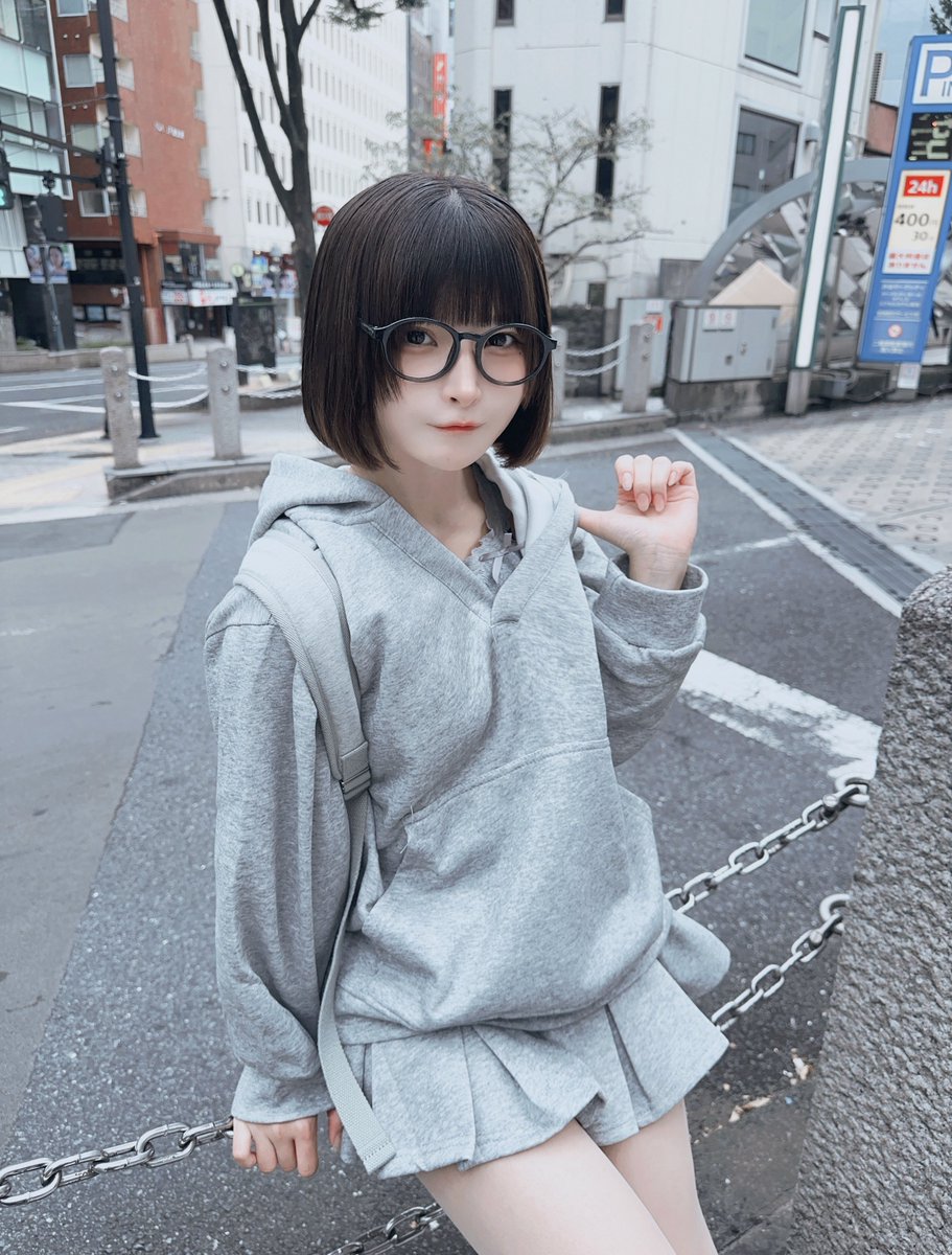 hakanai_yumi's tweet photo. 猫目の女の子 https://t.co/x3YIgayF13