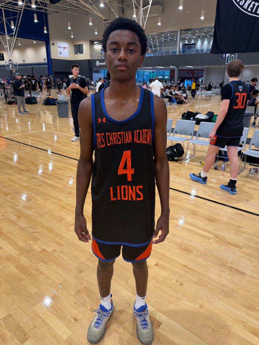 theCBGLive's tweet photo. 2029 Javarius Thurston (left) and 2027 Tyreek Ross combined for 24 points  for TPLS in their 50-46 win over JCM Senior White in the JUCO Prep Showdown.
#CBG #RunIt https://t.co/KaJEF1GGjE