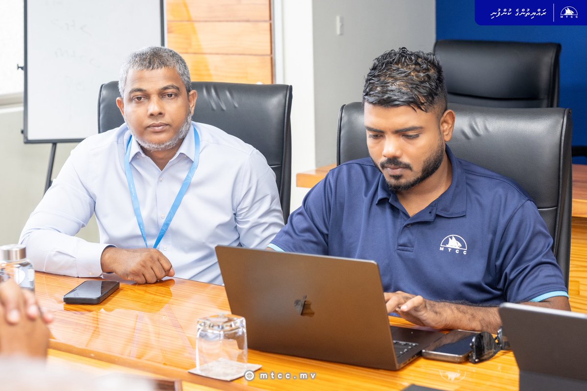 MTCCPlc's tweet photo. Managing Director, DCP (Retd.) Ahmed Saudee, and senior management of #TeamMTCC met with MPL CEO Captain Hussain Shafeeq and senior officials from MPL and STO today. Discussions focused on areas of mutual interest between our organisations.

#MTCCProjects #RayyithungeKunfuni https://t.co/IfzRi6m7sg