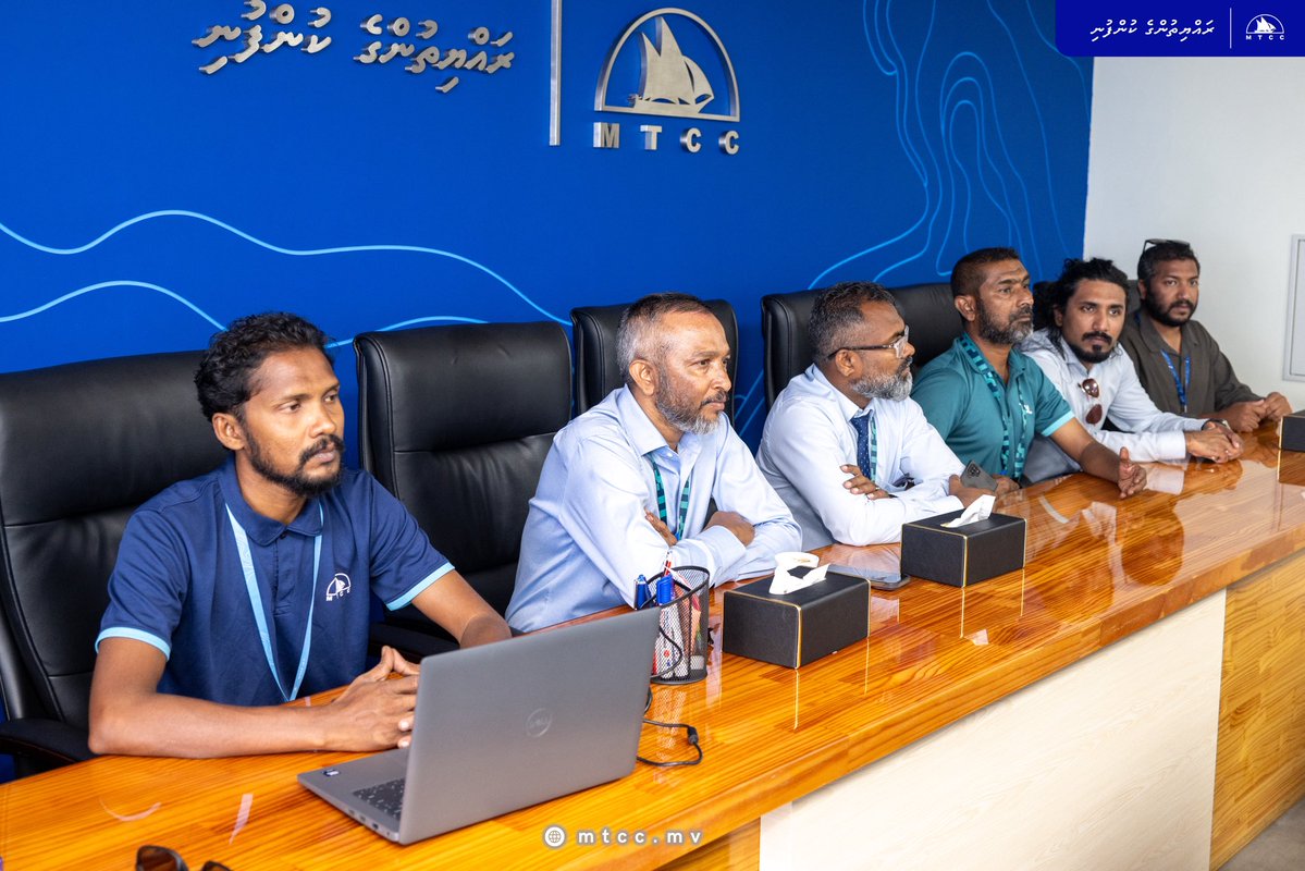 MTCCPlc's tweet photo. Managing Director, DCP (Retd.) Ahmed Saudee, and senior management of #TeamMTCC met with MPL CEO Captain Hussain Shafeeq and senior officials from MPL and STO today. Discussions focused on areas of mutual interest between our organisations.

#MTCCProjects #RayyithungeKunfuni https://t.co/IfzRi6m7sg